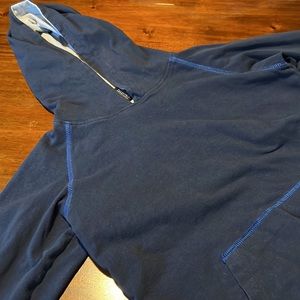 Reebok Boys Navy Hoodie Size M (8/10)